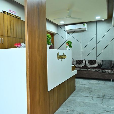 Hotel Sury Villa أحمد أباد المظهر الخارجي الصورة