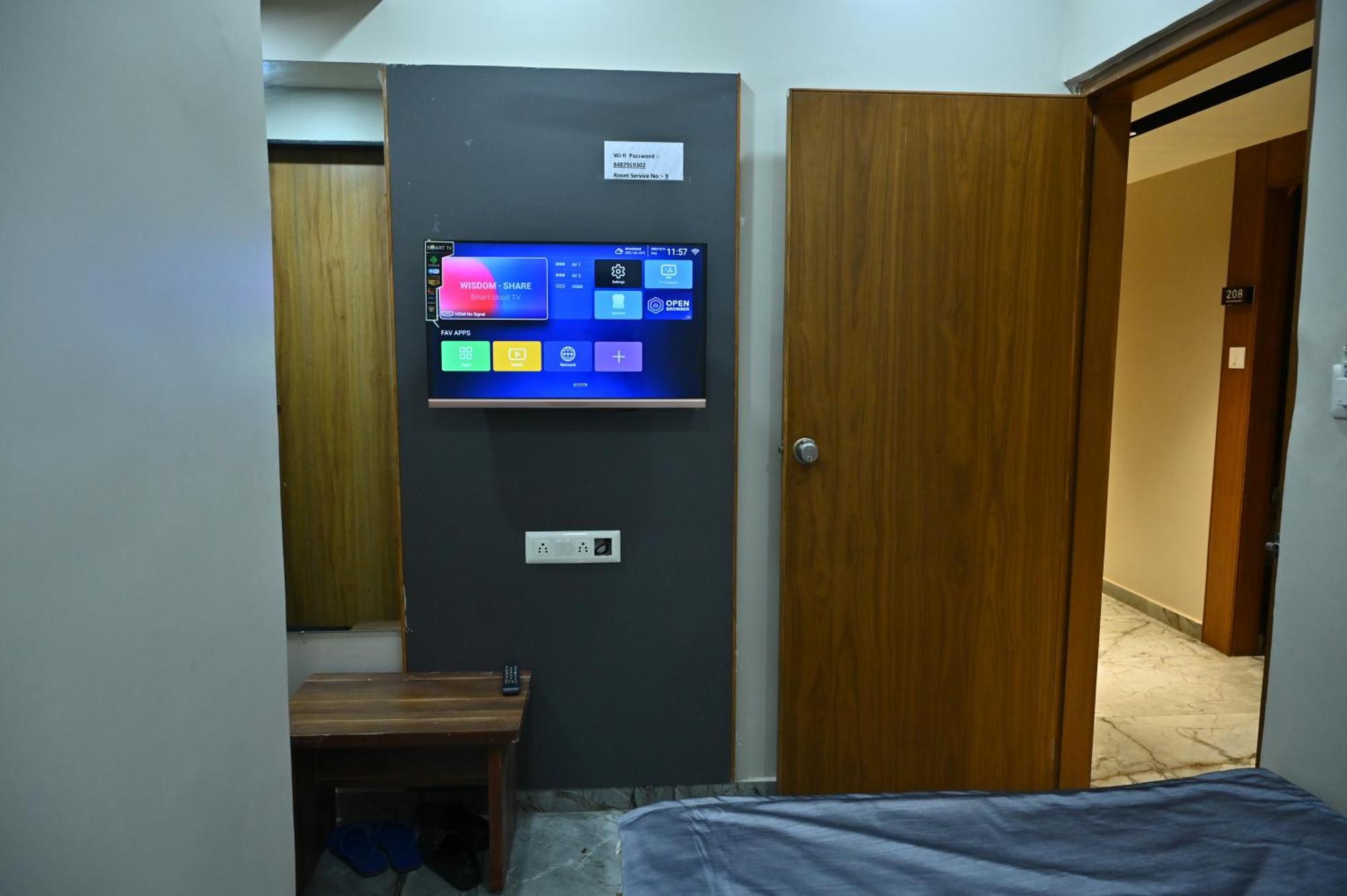 Hotel Sury Villa أحمد أباد المظهر الخارجي الصورة