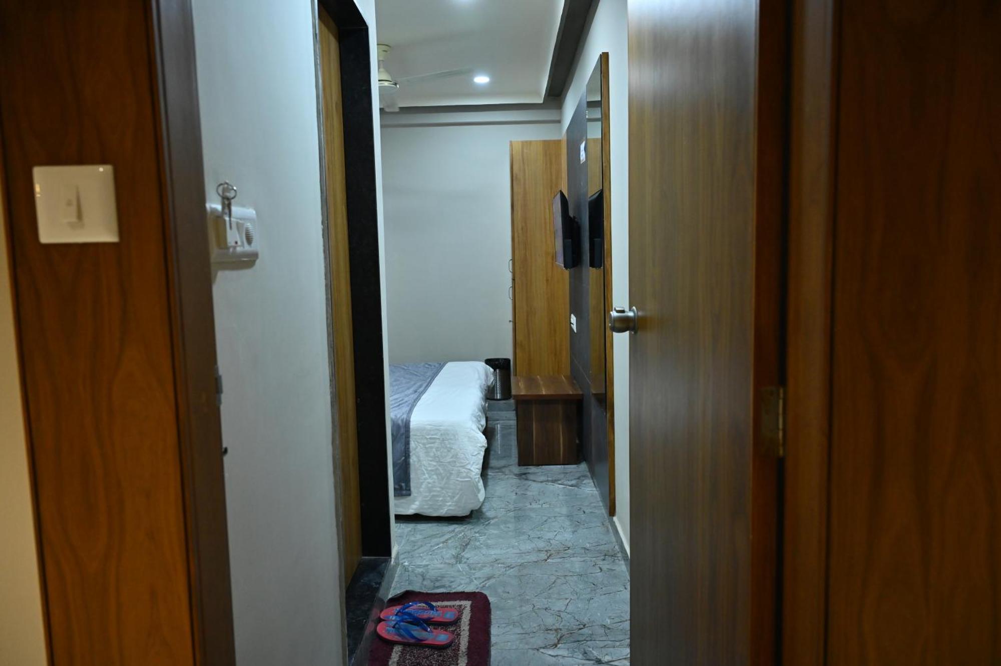 Hotel Sury Villa أحمد أباد المظهر الخارجي الصورة