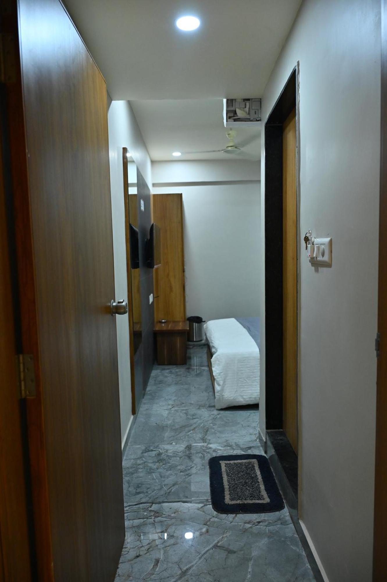 Hotel Sury Villa أحمد أباد المظهر الخارجي الصورة