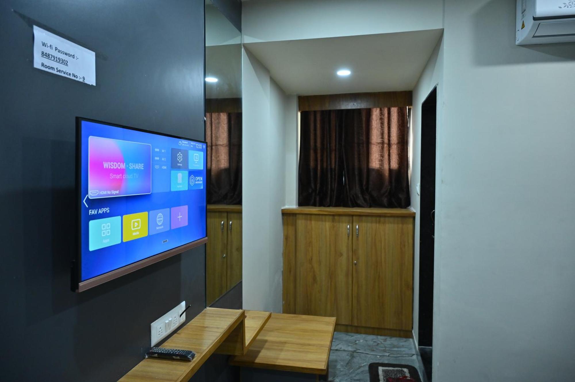 Hotel Sury Villa أحمد أباد المظهر الخارجي الصورة
