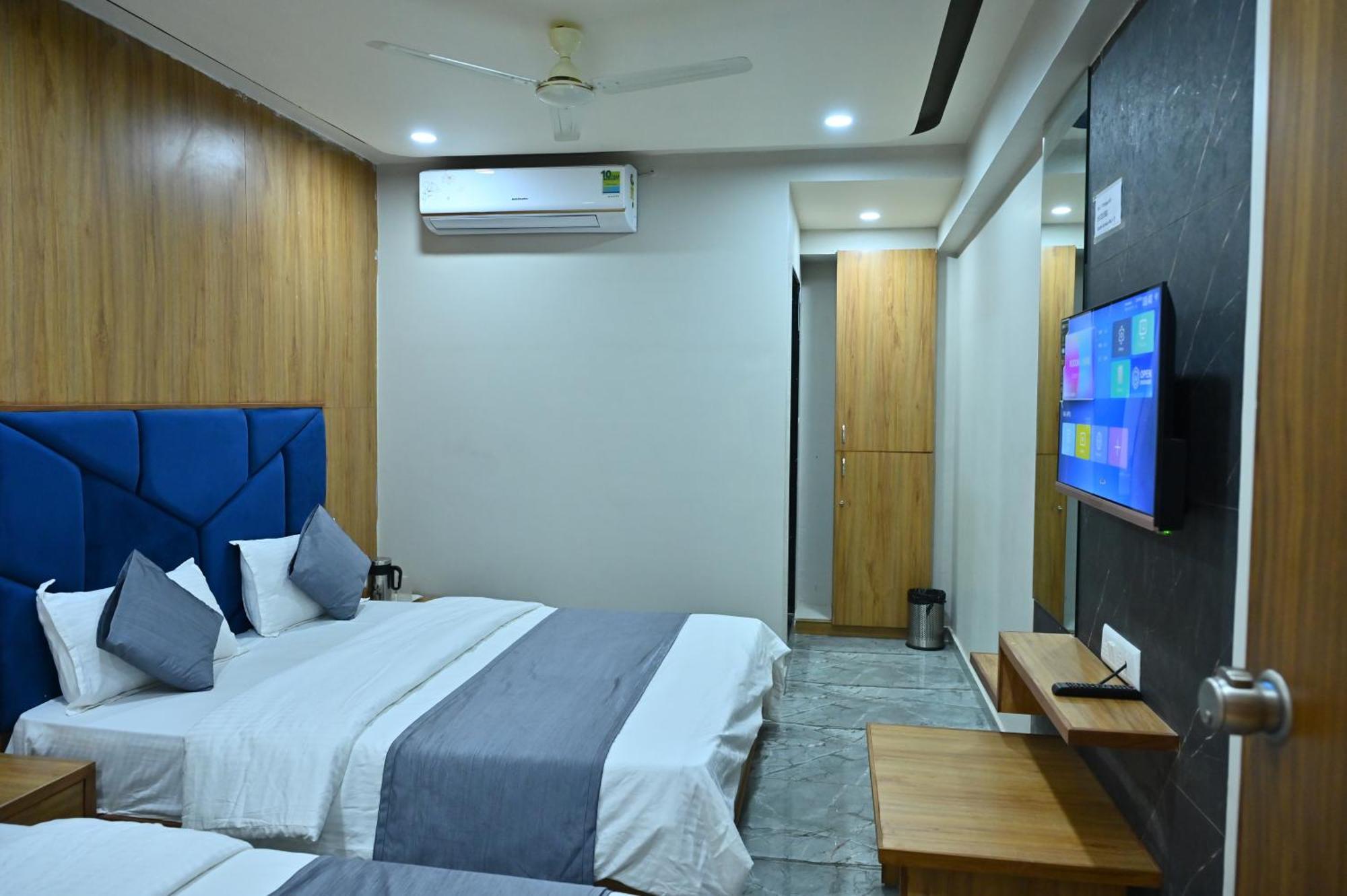 Hotel Sury Villa أحمد أباد المظهر الخارجي الصورة