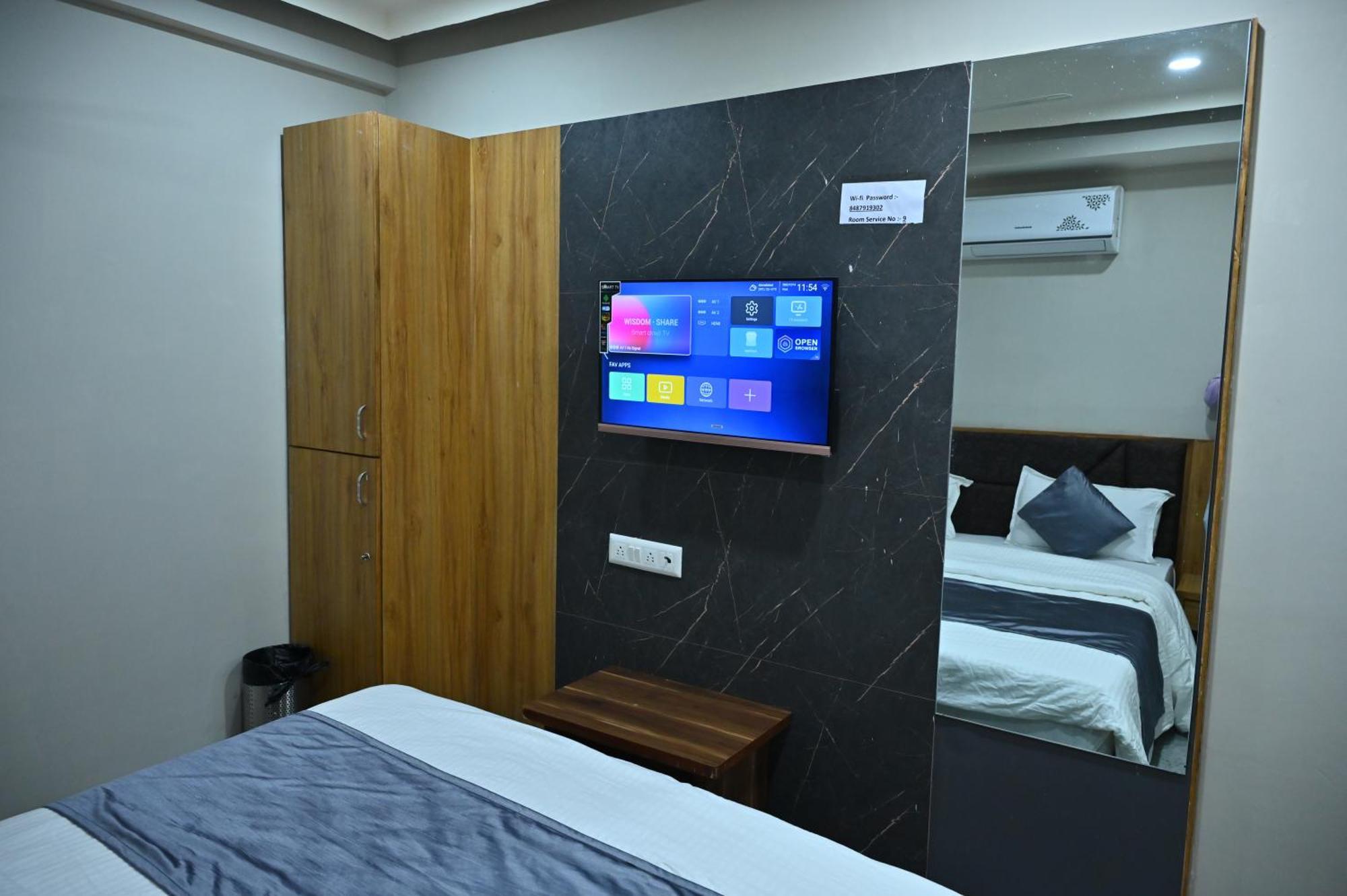 Hotel Sury Villa أحمد أباد المظهر الخارجي الصورة